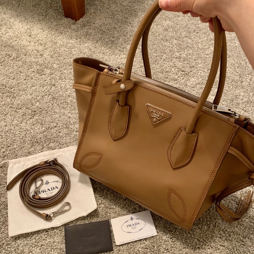 Classic Prada Leather Handbag in Caramel👜 - Picture 2 of 16
